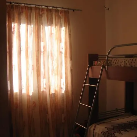 ήσυχο οικογενειακό σπίτι. Ferienhaus Ástros