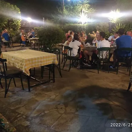 ήσυχο οικογενειακό σπίτι. אסטרוס