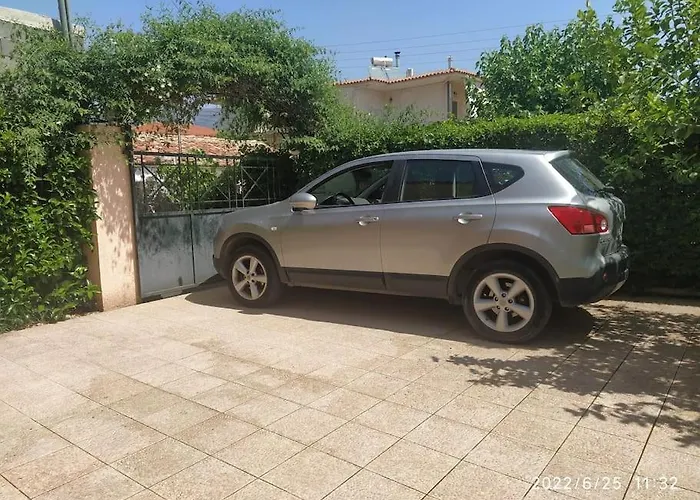 Feriehus ήσυχο οικογενειακό σπίτι. Astros