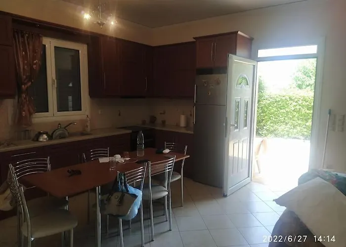 ήσυχο οικογενειακό σπίτι. *