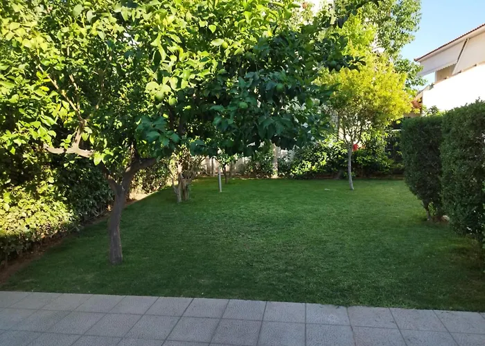 ήσυχο οικογενειακό σπίτι. *